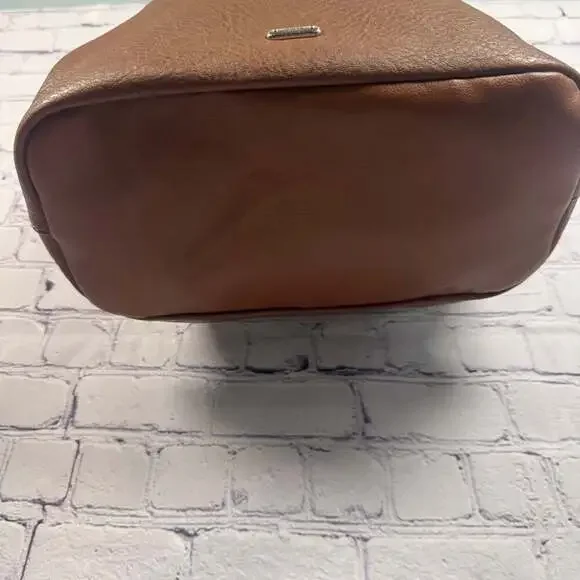 Chaps Dresden Faux Leather Bucket Shoulder Bag - Picture 5 of 13